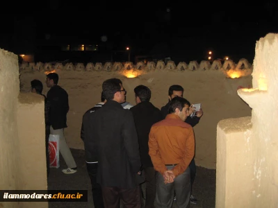 بازدید و حضور جمعی دیگر از دانشجویان پردیس شهید مدرس در روز ولادت حضرت زهرا(س)وحضرت امام خمینی(ره)از محله بنی هاشم