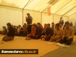 برپایی نماز جماعت در جوار مزار شهید گمنام