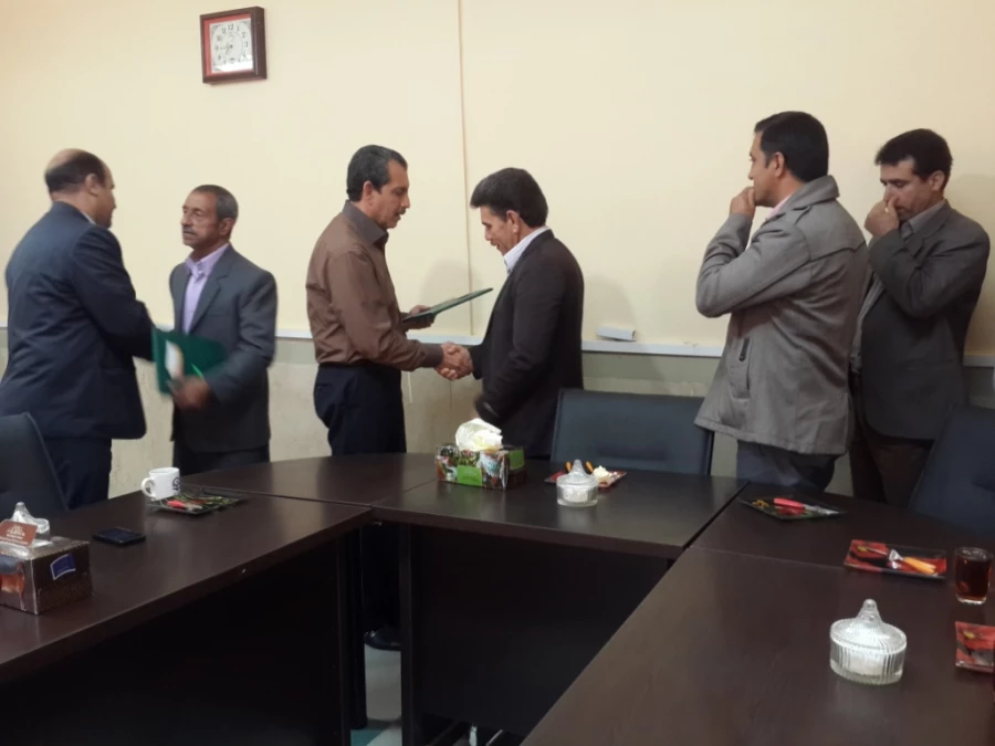 تقدیر از همکاران بازنشسته