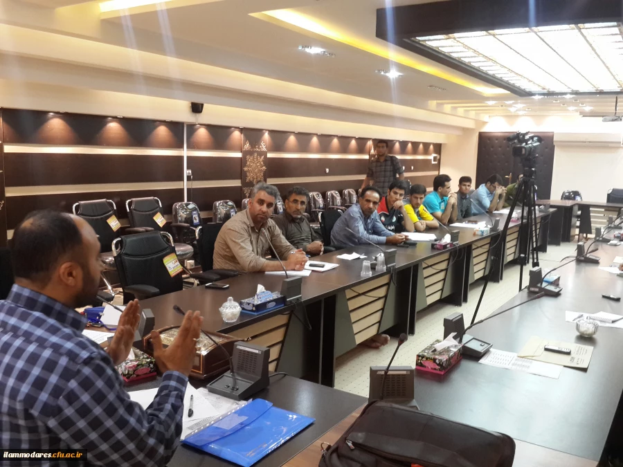 برگزاری جلسه نقد وبررسی کتاب یادهای یادگار