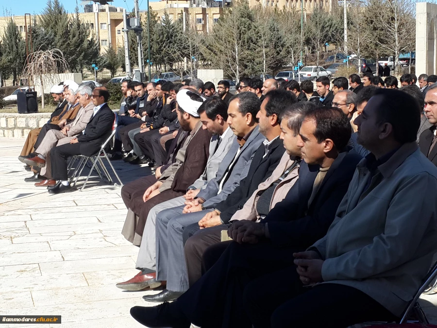 حضور سرپرست و تعدادی از کارکنان  پردیس های استان در مراسم غباررویی مزار گمنام  شهدای          دانشگاه ایلام  2