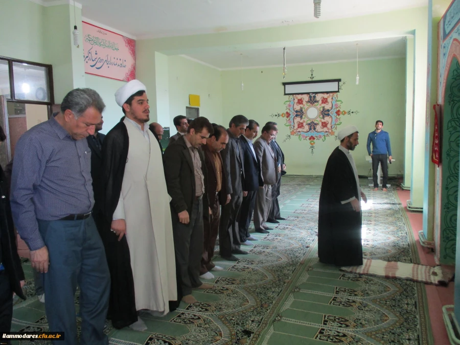 نشست حلقة صالحین کانون بسیج اساتید در دانشگاه فرهنگیان با حضور حجت الاسلام و المسلمین دکتر غیاثی، مسئول نهاد نمایندگی مقام معظم رهبری در دانشگاه های استان 4