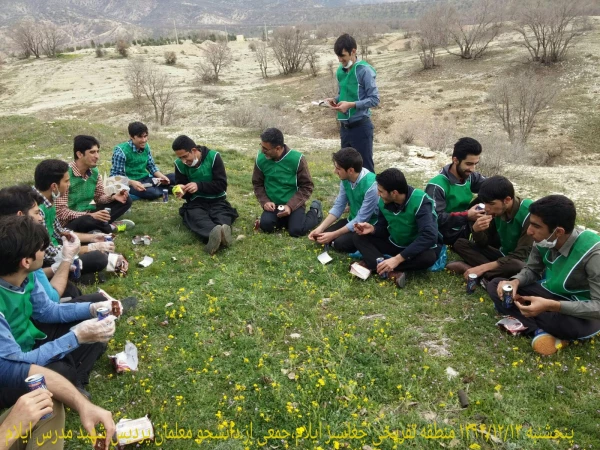 حضور دانشجویان کانون محیط زیست در پاکسازی پارک طبیعی چغاسبز 10