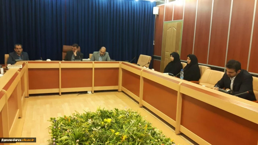 نشست هیأت امنای دانشگاه فرهنگیان استان ایلام به ریاست استاندار و حضور اعضا برگزار گردید. 2