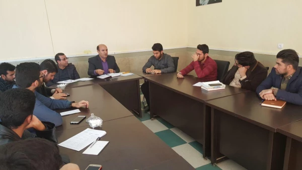 جلسه هماهنگی معاونت آموزش، پژوهش و فرهنگی با دبیران کانون ها و تشکل های فرهنگی، سیاسی و صنفی پردیس 4