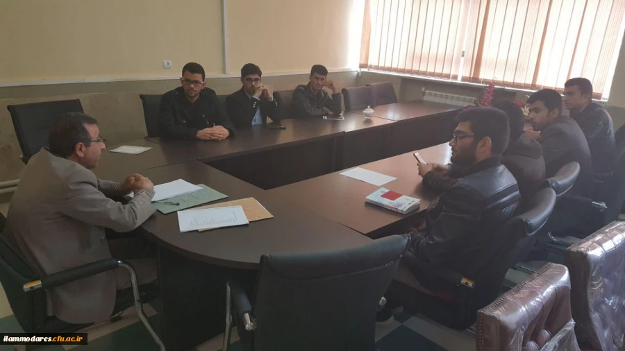 تشکیل جلسه معاونت آموزش، پژوهش و فرهنگی با دبیران تشکل های فرهنگی، سیاسی و صنفی پردیس 2