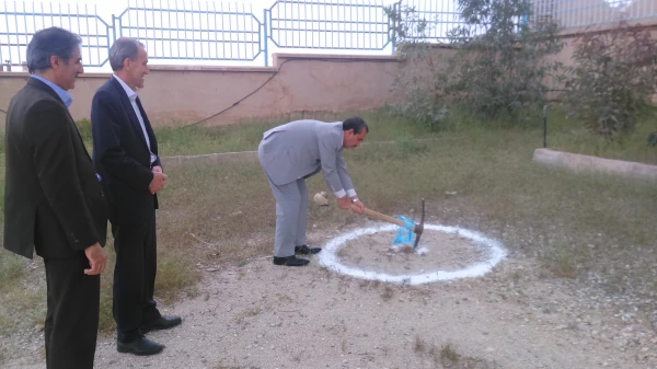 کلنگ زنی مخزن آب صد متر مکعبی  2