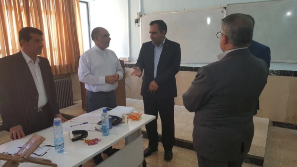 بازدید مدیر کل آموزش و پرورش استان ایلام  از روند انجام مصاحبه پذیرفته شدگان  آزمون استخدام پیمانی سال 1379 4