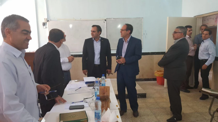 بازدید مدیر کل آموزش و پرورش استان ایلام  از روند انجام مصاحبه پذیرفته شدگان  آزمون استخدام پیمانی سال 1379 5
