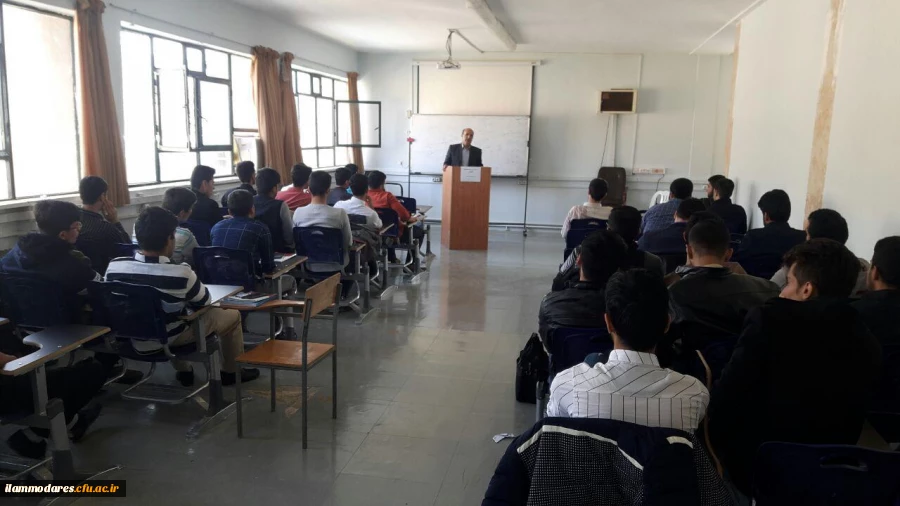 برگزاری نشست های تخصصی به مناسبت هفته کتاب در پردیس شهید مدرس 4