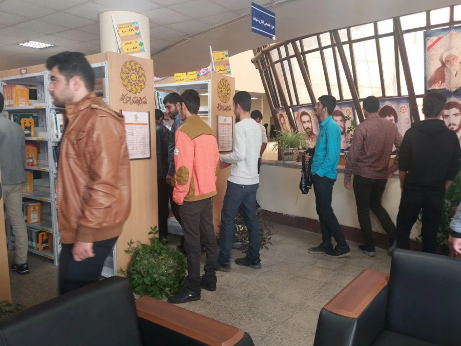بازدید علمی دانشجویان پردیس شهید مدرس از کتابخانه مرکزی ایلام 5