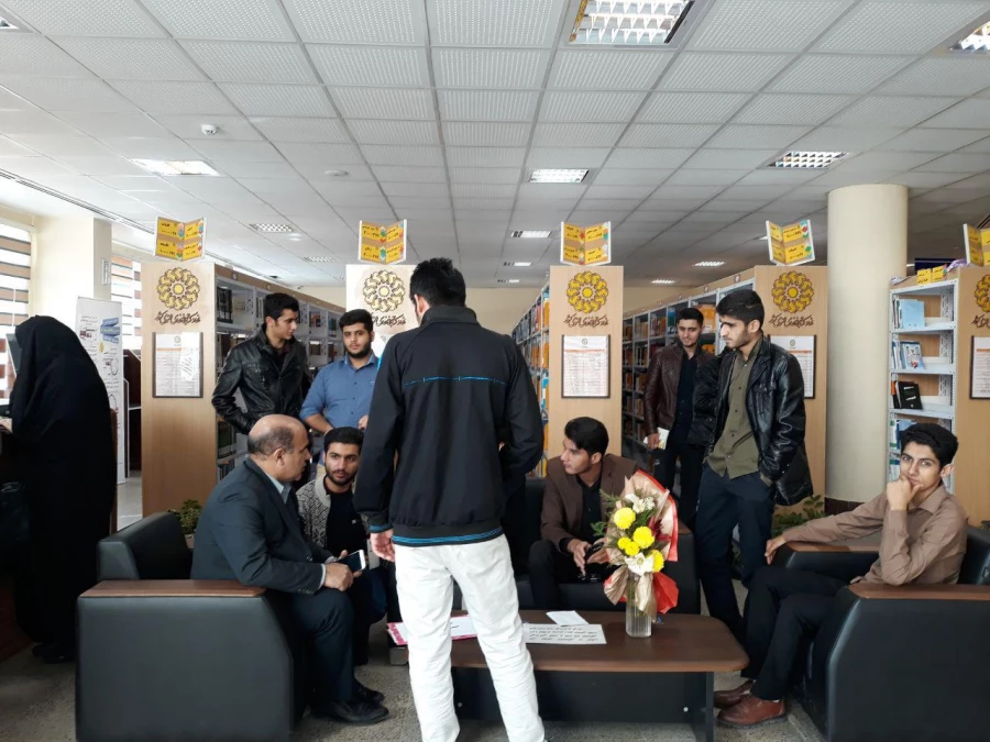 بازدید علمی دانشجویان پردیس شهید مدرس از کتابخانه مرکزی ایلام 6
