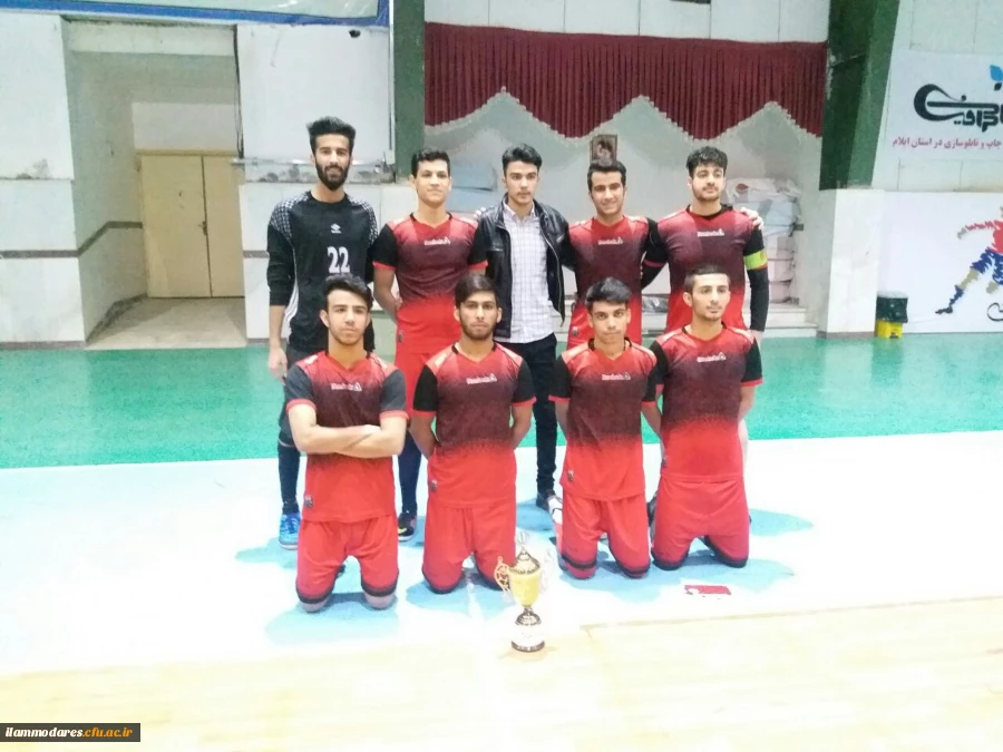 برگزاری مسابقات فوتسال به مناسبت روز دانشجو 2