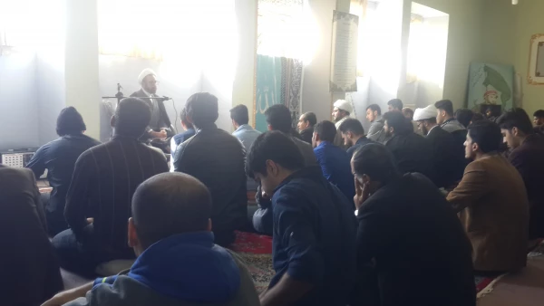 حضور صمیمانه ی حجه الاسللام کریمی تبار نماینده  ی ولی فقیه دراستان وامام جمعه ی  محترم ایلام  در پردیس شهید مدرس ایلام 2