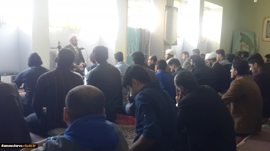 حضور صمیمانه ی حجه الاسللام کریمی تبار نماینده  ی ولی فقیه دراستان وامام جمعه ی  محترم ایلام  در پردیس شهید مدرس ایلام 2