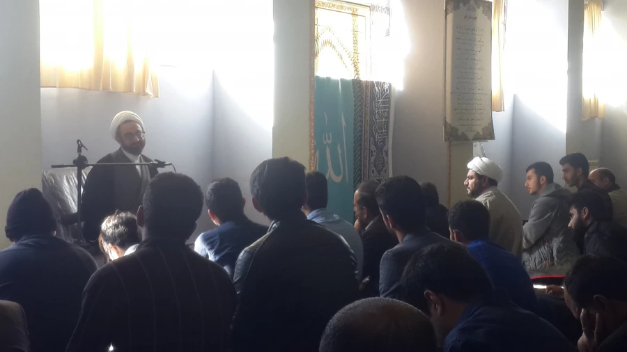 حضور صمیمانه ی حجه الاسللام کریمی تبار نماینده  ی ولی فقیه دراستان وامام جمعه ی  محترم ایلام  در پردیس شهید مدرس ایلام 3