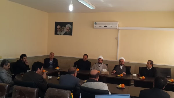 حضور صمیمانه ی حجه الاسللام کریمی تبار نماینده  ی ولی فقیه دراستان وامام جمعه ی  محترم ایلام  در پردیس شهید مدرس ایلام 5