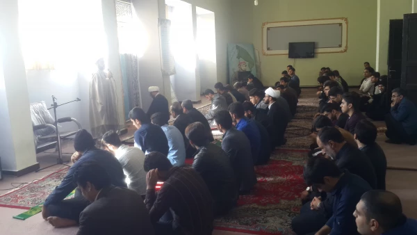 حضور صمیمانه ی حجه الاسللام کریمی تبار نماینده  ی ولی فقیه دراستان وامام جمعه ی  محترم ایلام  در پردیس شهید مدرس ایلام 8