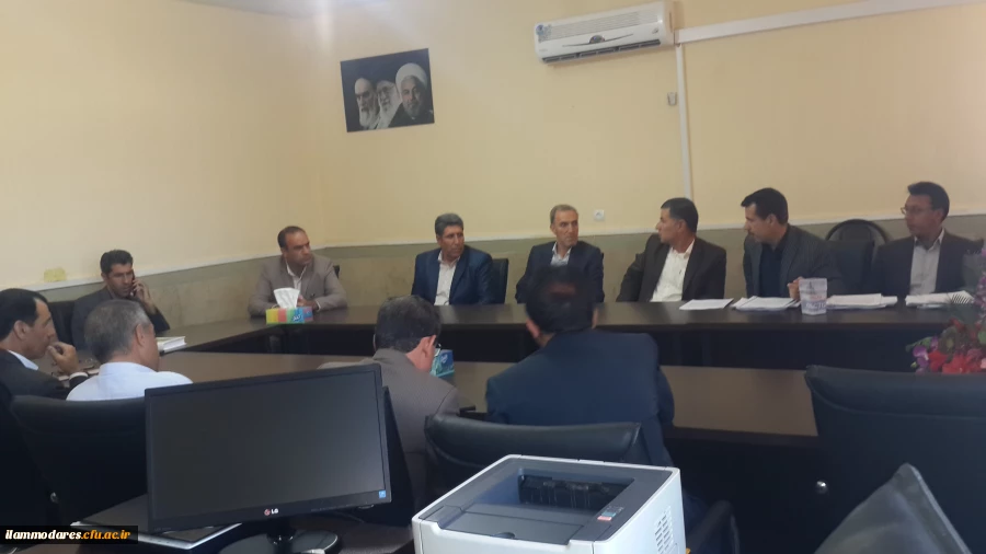 جلسه توجیهی مصاحبه گران جهت کیفیت بخشی به برگزاری مصاحبه داوطلبان ورود به دانشگاه فرهنگیان در سال 1398 2