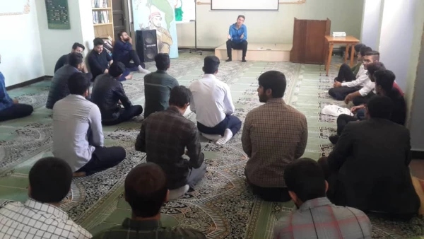 برگزاری کارگاه نقش خود مراقبتی در سلامت روان و کارگاه آموزشی تحکیم خانواده در سلامت روان به مناسبت هفته سلامت روان 6