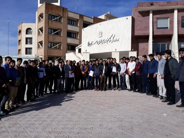 بازدید علمی- پژوهشی دانشجویان پردیس شهید مدرس از کتابخانه مرکزی ایلام 4