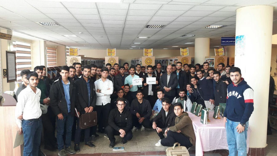 بازدید علمی- پژوهشی دانشجویان پردیس شهید مدرس از کتابخانه مرکزی ایلام 6