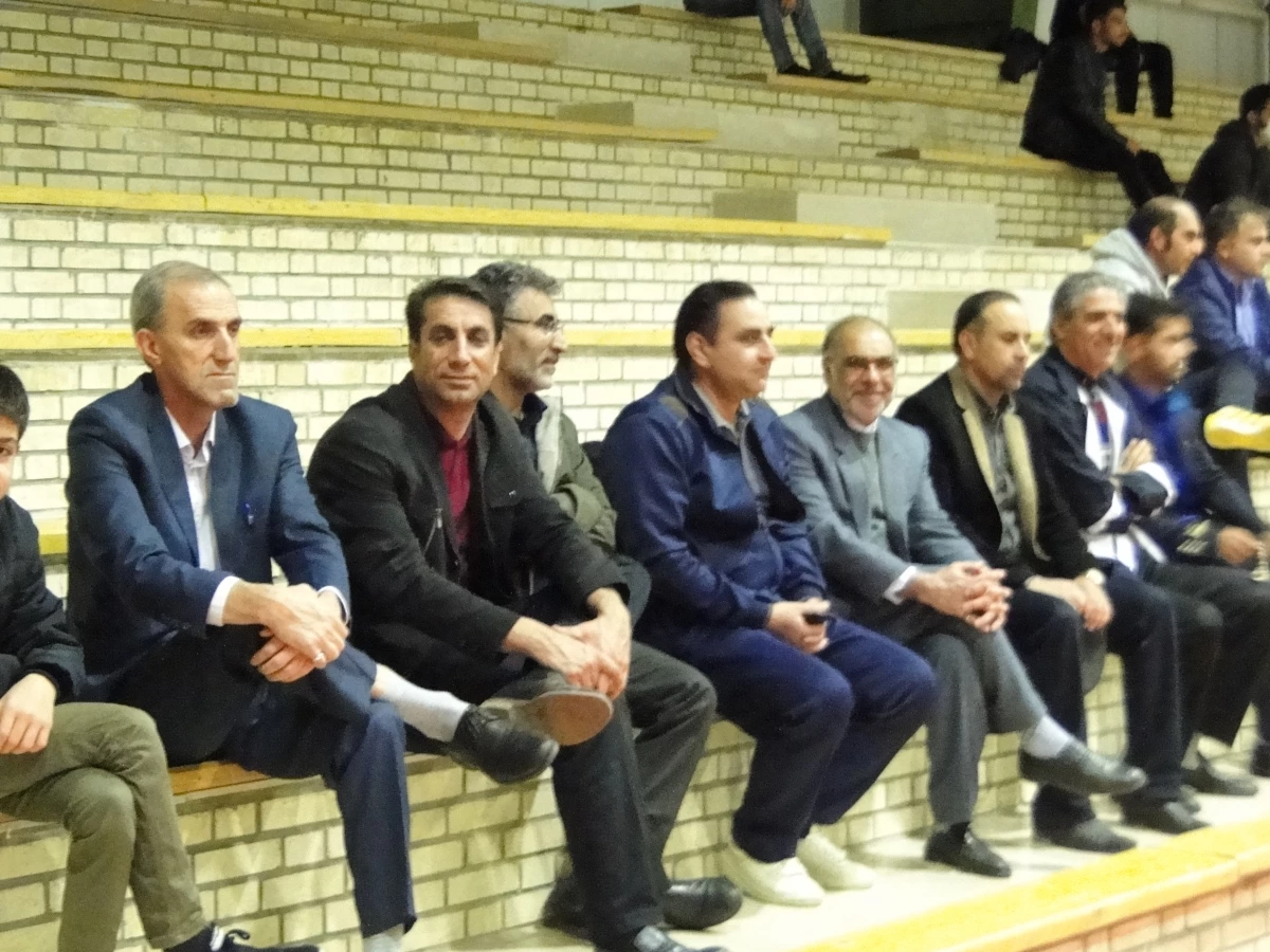 
برگزاری مسابقات جام فوتسال به مناسبت 16 آذر در پردیس شهید مدرس 4