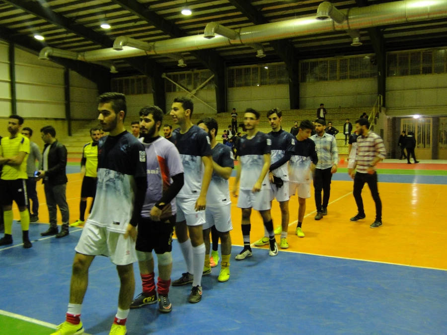 
برگزاری مسابقات جام فوتسال به مناسبت 16 آذر در پردیس شهید مدرس 5