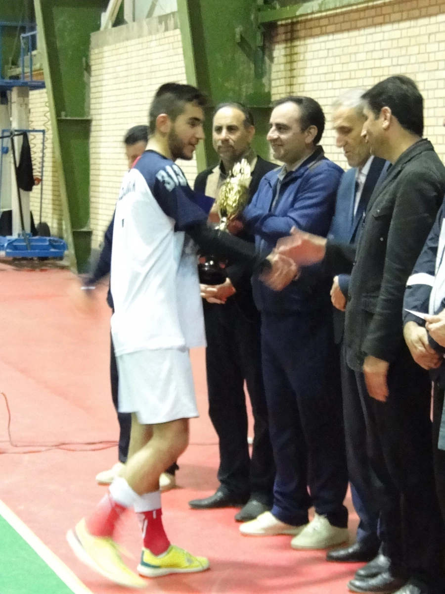 
برگزاری مسابقات جام فوتسال به مناسبت 16 آذر در پردیس شهید مدرس 6