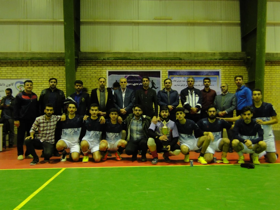 
برگزاری مسابقات جام فوتسال به مناسبت 16 آذر در پردیس شهید مدرس 7