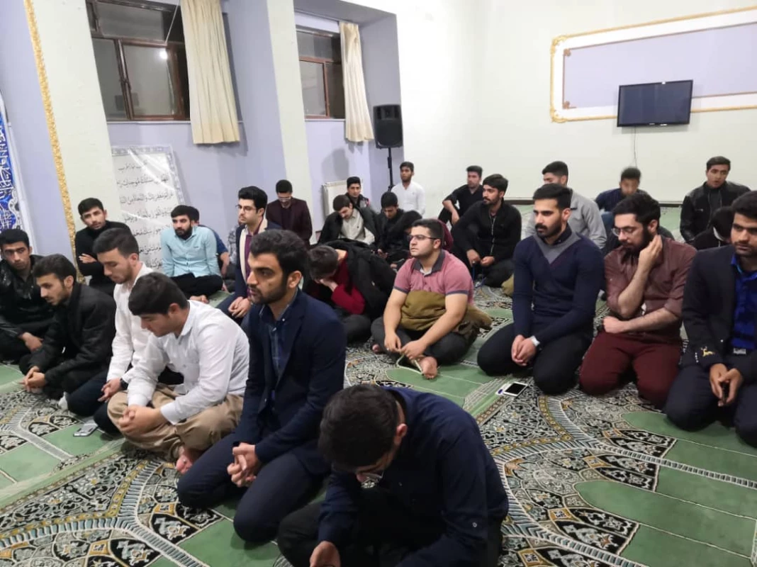 برگزاری جلسه پرسش و پاسخ دانشجومعلمان با مسؤلین دانشگاه در پردیس 8