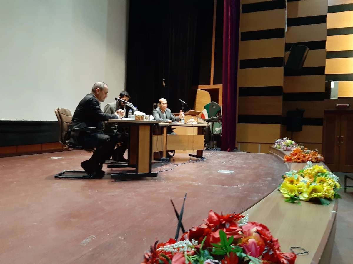 برگزاری جلسه مناظره سیاسی با حضور دو  عضو فعال اصلاح طلب و اصولگرا توسط تشکل جامعه اسلامی دانشجو معلمان پردیس 6