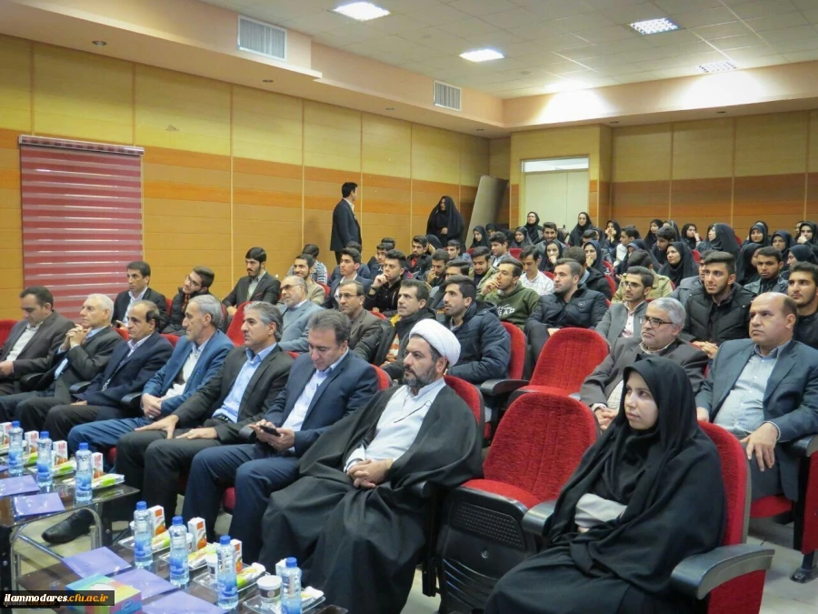 آیین گرامیداشت هفته پژوهش و تقدیر از پژوهشگران برتر دانشگاه فرهنگیان استان ایلام برگزار شد 5