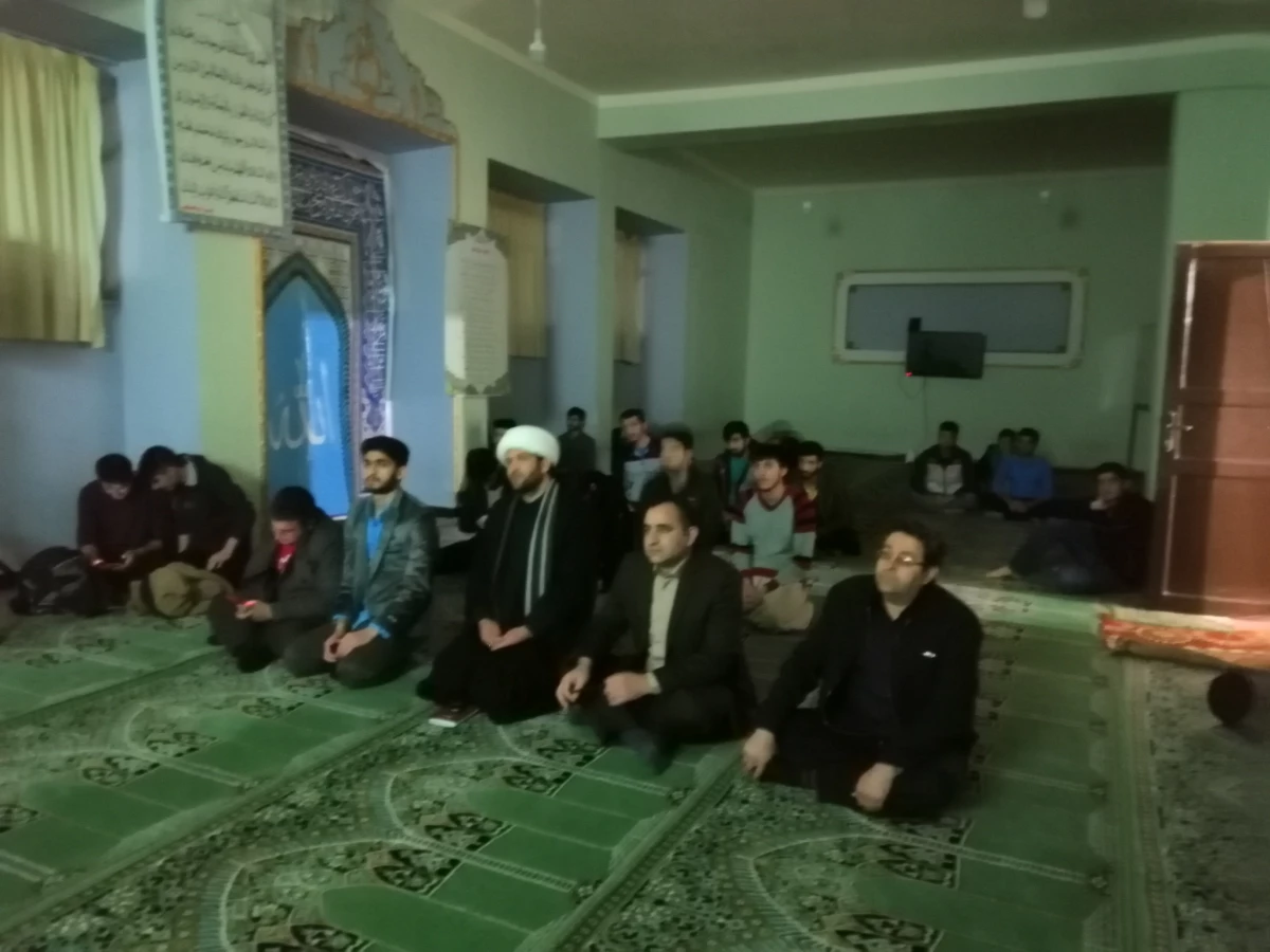 برگزاری مراسم جشن انقلاب با حضور دکتر صالحیان سرپرست محترم پردیس های استان 2