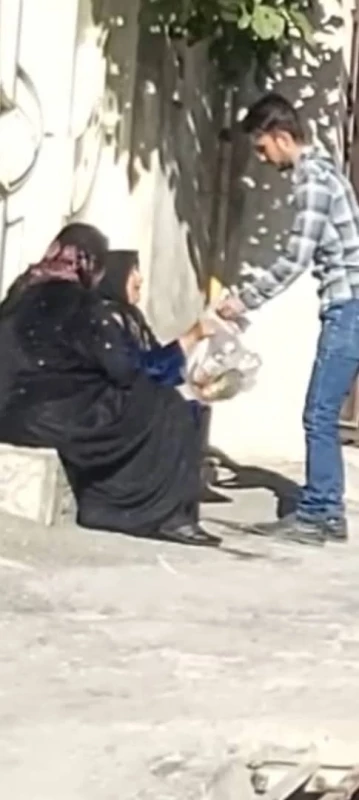 توزیع بسته های غذایی و بهداشتی در بین خانواده های بی بضاعت توسط کانون های مهدویت دانشگاه فرهنگیان ایلام 6