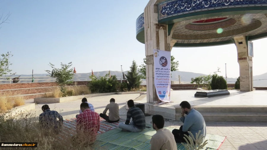 برگزاری برنامه های فرهنگی با رعایت پروتکل های بهداشتی در کنار مزار شهدای گمنام 2