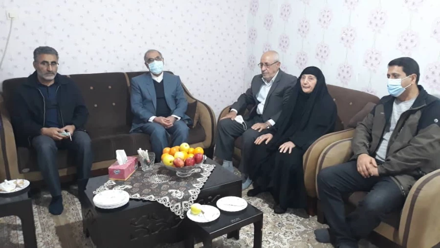 دیدار مسؤلین دانشگاه با خانواده ی معظم شهید دانشجو معلم علی شیروانیان 3