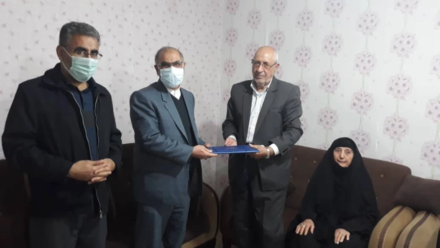 دیدار مسؤلین دانشگاه با خانواده ی معظم شهید دانشجو معلم علی شیروانیان 4