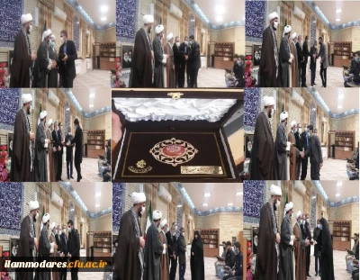 طی مراسمی با حضور مسؤلین استانی و دانشگاه فرهنگیان ایلام، گروه هنری دانشجو معمان دانشگاه فرهنگیان استان ایلام  مورد تفقد و  تقدیر نماینده ی محترم ولی فقیه در استان و امام جمعه شهر  ایلام قرار گرفتند.