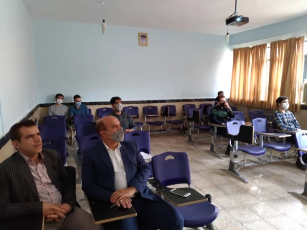 برگزاری کارگاه «تجزیه و تحلیل خطاهای زبانی دانش آموزان در مناطق دو زبانه» 2