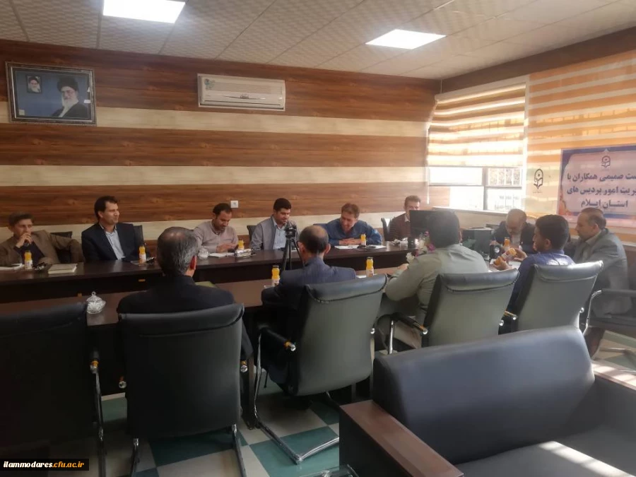 نشست صمیمانه مدیریت امور پردیس های استان ایلام با کارکنان پردیس شهید مدرس 2